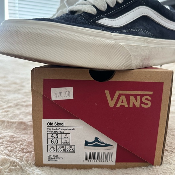 Vans - Picture 5 of 7